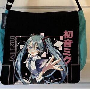 Hatsune Miku Reaching Messenger Bag